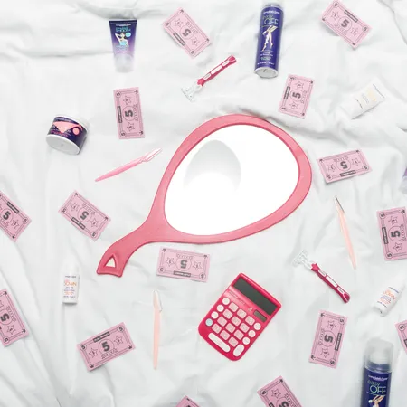 pink-womens-money-sundries-mirror